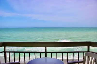 Image de Rising Tides Properties Condo 807