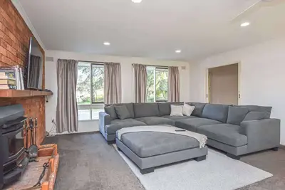 Image de Ovens Valley Retreat - Spacious, cosy home for the