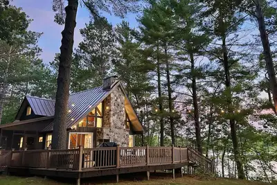 Image de Lakefront Chalet: Dock, 20 Minutes from Wi Dells, Coffee Bar