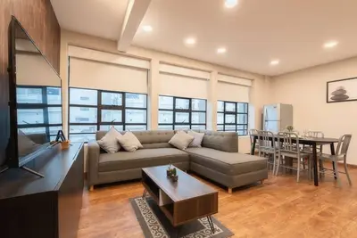 401 Location 3Bdrm 2bath apt with Ac Rooftop