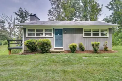 Image de Quiet Charlottesville Hideaway in Baileys Retreat!