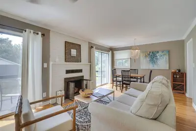 Image de Charlottesville Cottage in Bailey's Retreat
