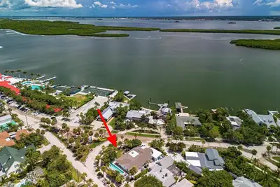 Spacious Beach Oasis