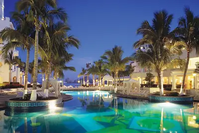 Image de View of the ocean. Restaurants, work-out facilities, spa, large pool.