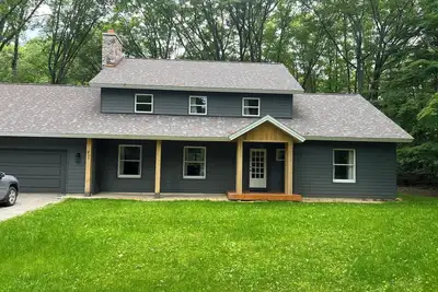 Image de Beautiful 4 Bedroom-5 bath completely renovated home in prime location in Leland