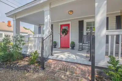 Image de Gorgeous mill house minutes to historic downtown Greenville & Swamp Rabbit Tr
