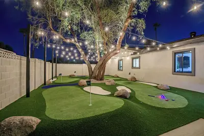 Image de Golf Paradise - 5 Hole Putt-Putt & 3 Hole Putting Green+Heated Pool & Hot Tub