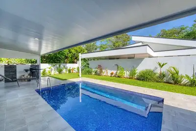 Image de Beautiful New House with private pool!