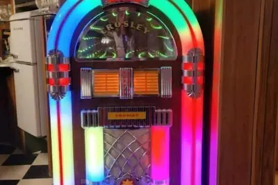 Image de Go back in time to the juke box soda shop of 1950s near Binghamton University