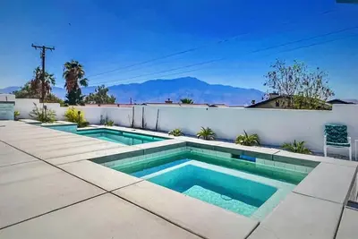 Image de Spacious Home Stunning Sunset & Mountain Views Private Pool & Spa Family Fun
