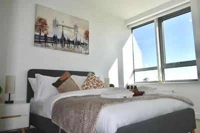 Image de Modern and Unique Fully Furnished City Centre 2Bed 2Bath Free Parking