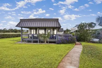 Image de Sandpiper Cottage Ground Level Home