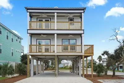 Image de Snowbirds Welcome! Beautiful, new beach view home in Mexico Beach, Florida!
