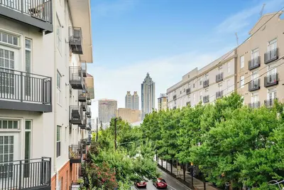 Image de Spacious and Luxurious 2 Bedroom- Partial City View Apartment Unit 6