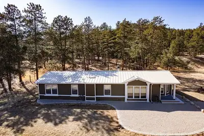Image de New Indian Paintbrush Ranch House. \n