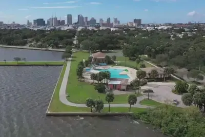 Image de Tampa Getaway, with Pickleball court, Hot Tub near Ybor, Downtown & Channel side