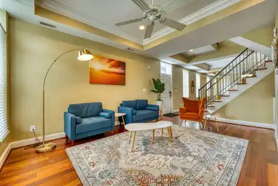 Image de 2 Bedroom Home with Parking Near Johns Hopkins
