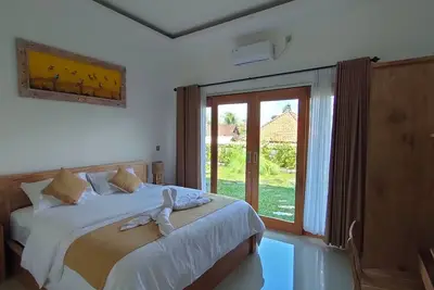 Image de Separated High Quality Guest Rooms on Family Property With Tropical Garden Area