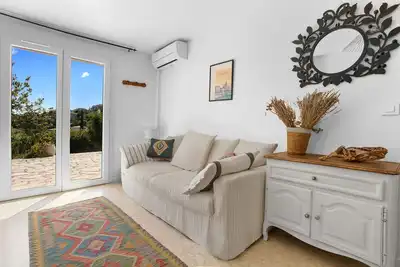 Rez de villa avec jardin vue mer avec vue sur mer, Wi-Fi et climatisation