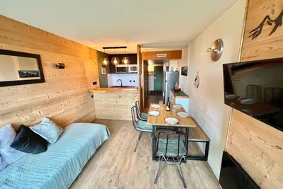 Image de Studio rénové avec balcon et Wifi au pied des pistes