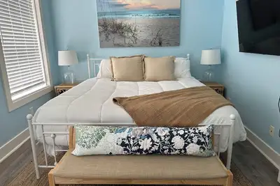 Image de Remodeled Apartment, Downtown New Buffalo