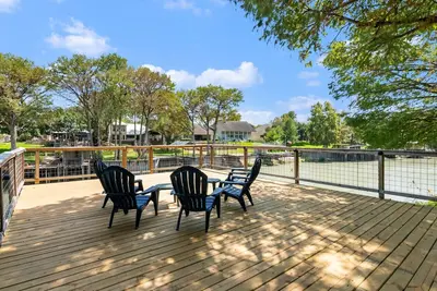 Image de Lake McQueeney Waterfront*Accommodates 16*Hot-Tub