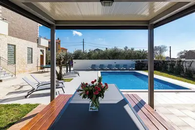 Spacious villa in Fažana: up to 12 people, unforgettable stay.