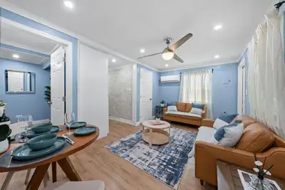 Image de Cozy & Welcoming Home in Antique Row Wpb