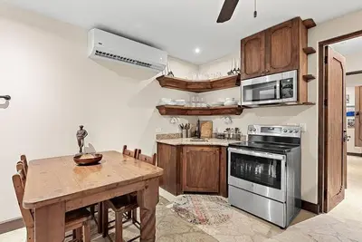 Image de Las Catalinas 2 Bd, Steps to Beach!