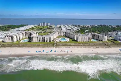 Image de Easy Breezy-Oceanfront 1st floor condo in Fun-Filled Summer Winds Resort!