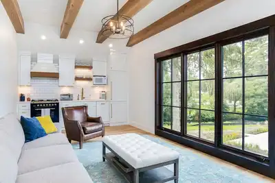 Image de 3 Br 2 Ba Loft at Fr. Sorin's w/ Paddle Tennis