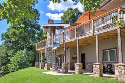 Image de High Top Retreat | Sauna, Hot Tub, Views + Biltmore Pass | 16min to Asheville