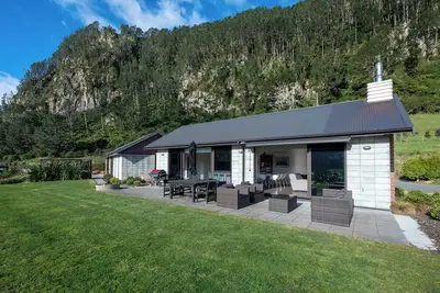 Image de Lakehouse Retreat - Whakamaru Holiday Home