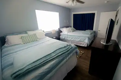 Image de Cozy Condo Centrally Located! 1 night or a month! Fully furnished.