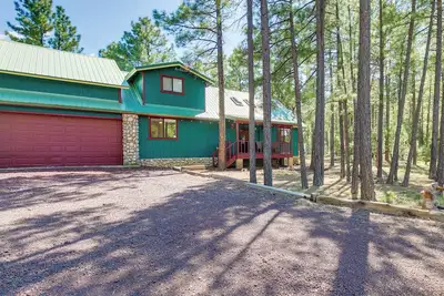 Image de < 1 Mi to Rainbow Lake: Family Home w/ Fire Pit