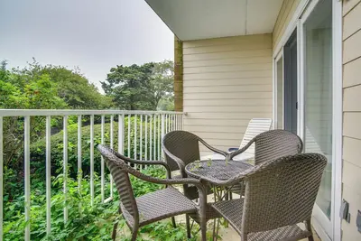 Image de Cape Cod Condo in The Belmont w/ Private Beach!