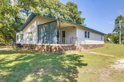 Image de Cookson Vacation Rental w\/ Spacious Yard & Porch!