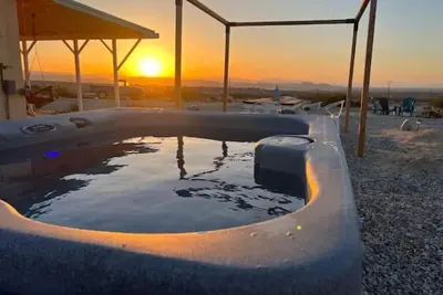 Image de HotTub & Sunset Views -- Relaxing Desert Retreat Near Joshua Tree