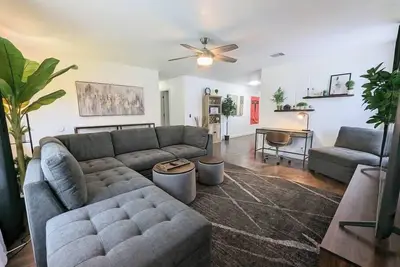 Image de 3 Bedroom 2 Baths House with 4 Beds near Tesla Hq