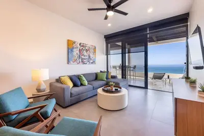 Image de Modern Beachfront Residence with Resort Amenities