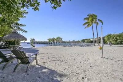 Amazing Ocean view at Ocean Pointe w/Heated Pool