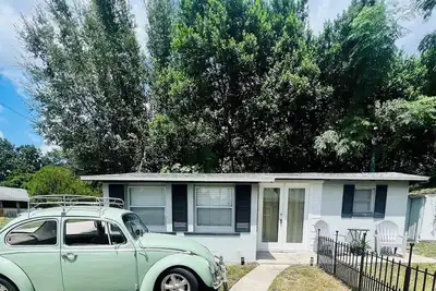 Image de Dragonfly Cottage~Tiny Home Getaway 20-30 min from Major attractions!