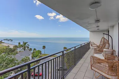 Image de Luxury, Gulf Front Siesta Towers, Pool, Walk to Village