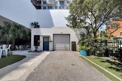 Image de Channelside Charm - Downtown - Private Studio