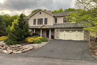 Image de 4 Bed 3 Bath single home with Hot Tub! Includes 8 passes to Boulder Lake Club!