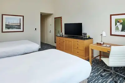 Image de Exciting Experience in Berkeley Marina! 2 Classy Units, Pets Allowed, Balcony!