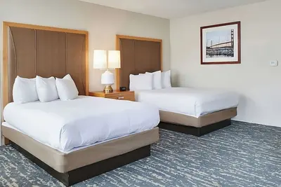 Image de Peaceful Retreat in Berkeley Marina! 3 Posh Units, Near César Chávez Park!
