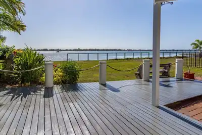 Image de Picturesque Water Views