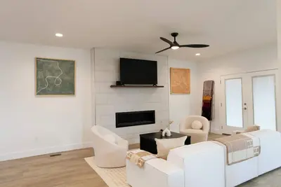 Image de Designer Home 5 beds 4br Jetted Tub 10 mins Chattanooga Dt Perfect for families!