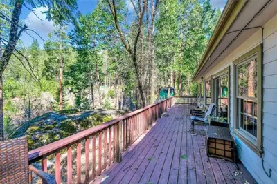 Image de Spacious Fun in the Mountains. \n
